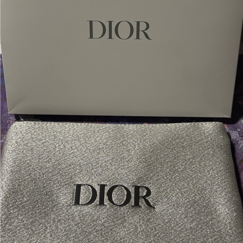 DIOR TROUSSE POUCH 🌺 Silver and white. NEW in BOX 🌺